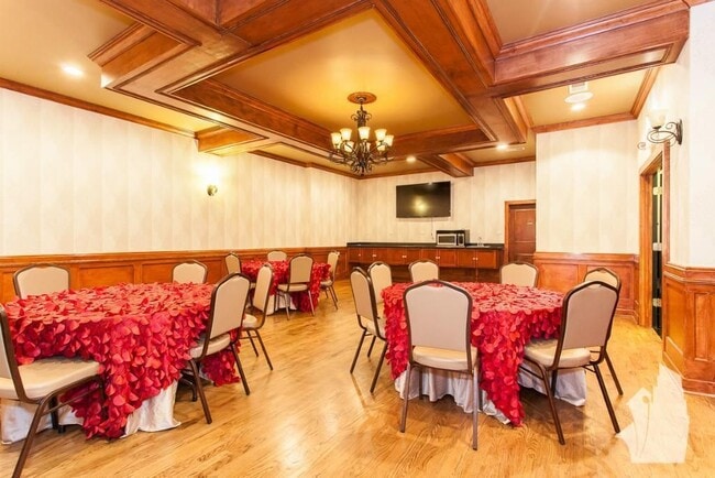 Photo - 5050 N Sheridan Rd