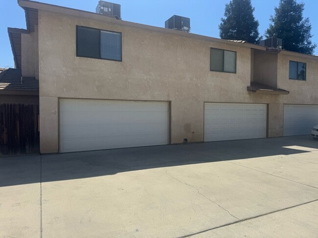 8200 Laborough Dr Unidad B
