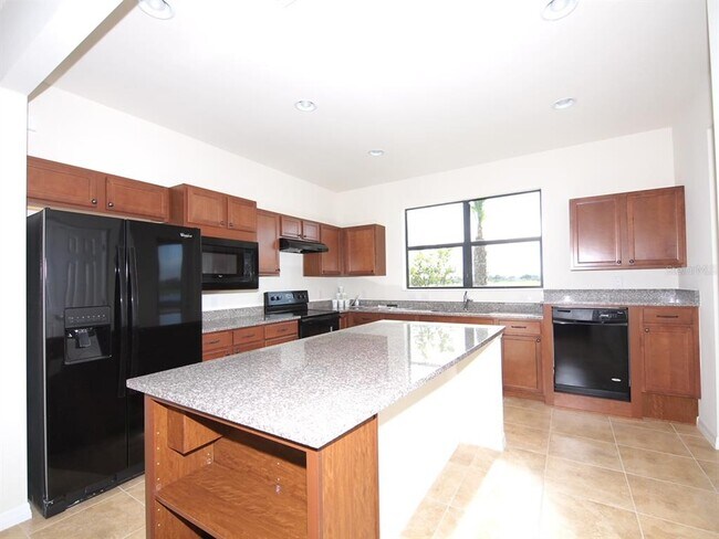 Photo - 19224 Isadora St