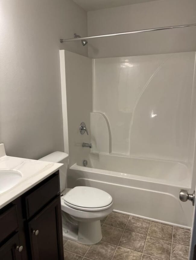 Photo - 47 Castlemoor Loop