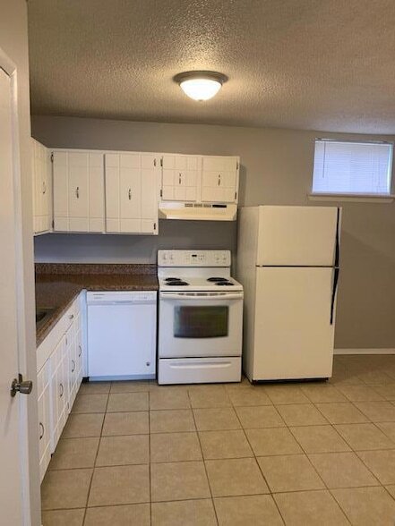 Photo - 210 Hendricks Blvd