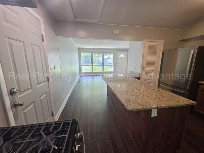 Photo - Updates Everywhere! 2/3 Bedrooms in Oak Park