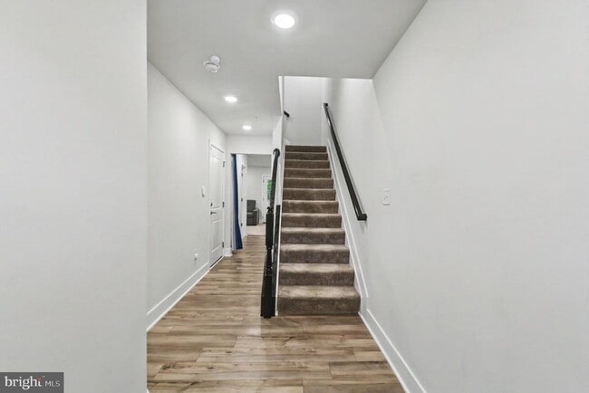 Photo - 238 Waterstone Rd
