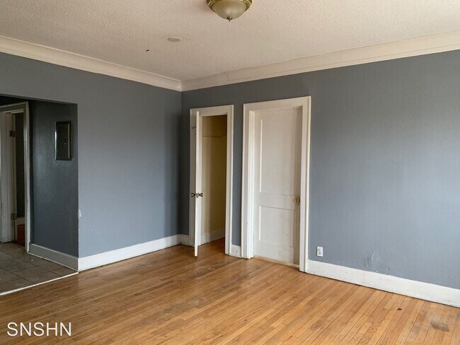 Photo - 1950 N 20th St