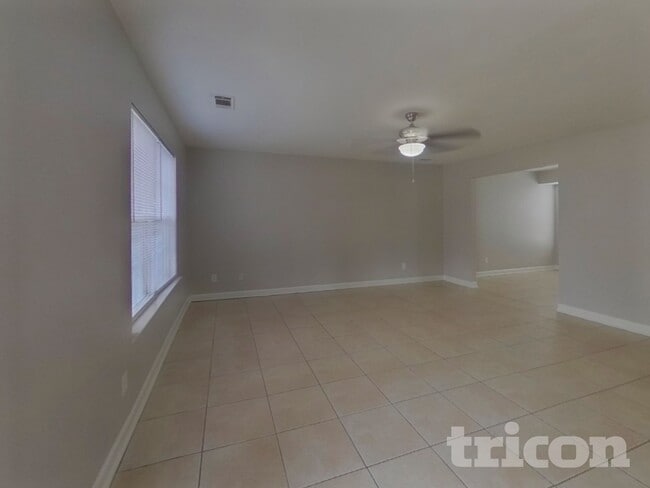 Photo - 1711 Southwind Dr