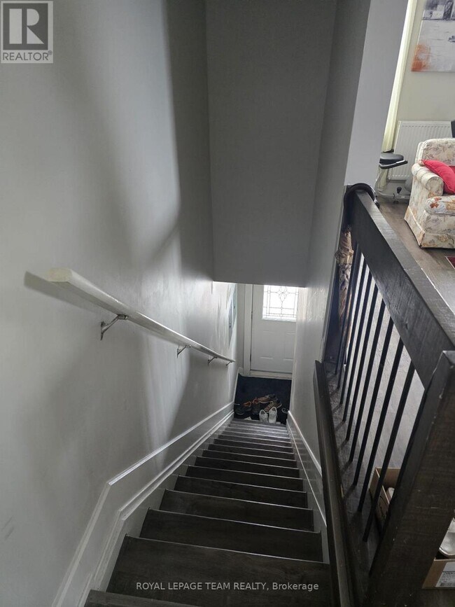 Photo - 259 Montfort St.