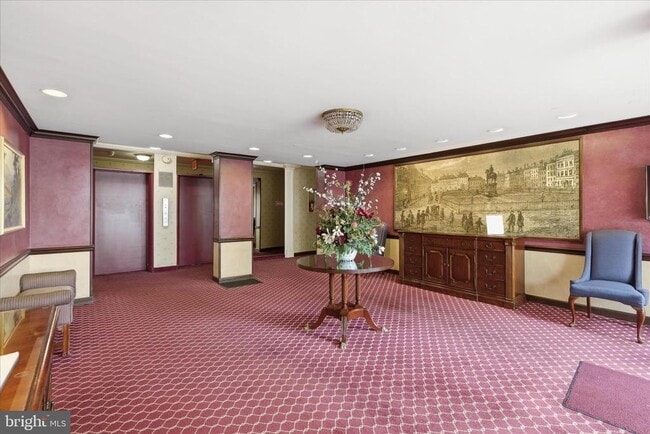 Building Photo - 1200 S Arlington Ridge Rd Unit 717