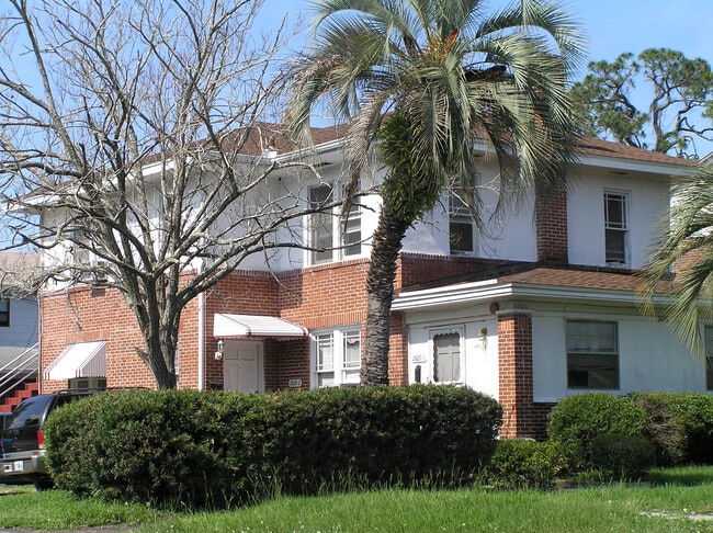 Building Photo - 923 Acosta St Rental