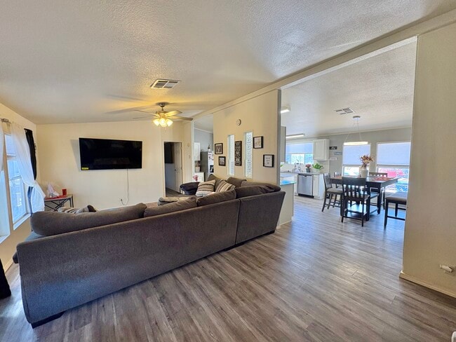 Photo - 511 Dayton Cir