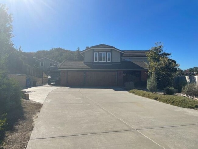 Building Photo - Gorgeous Bonita home with a pool