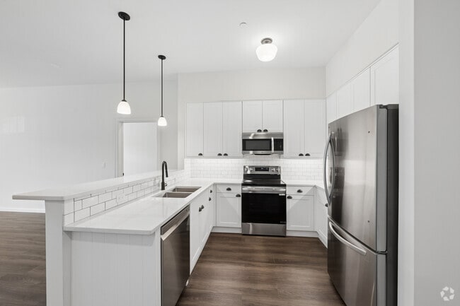 2BR, 2BA - 1,457SF - Kitchen - Greybarn Patchogue