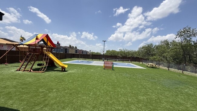 Photo - 601 Sapphire Ave