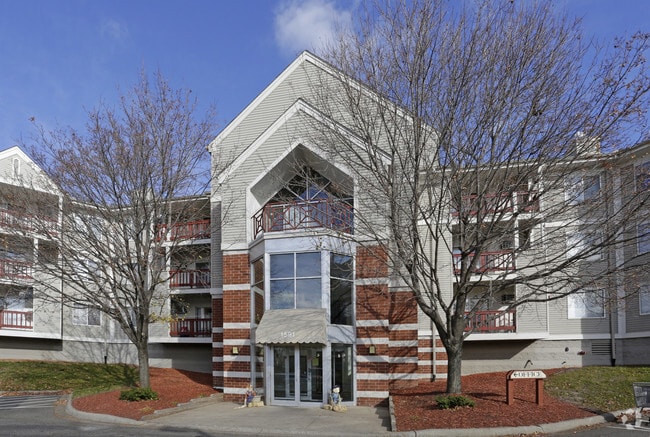 Briar Pond Apartments - Briar Pond Apartments