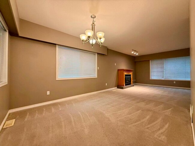 Photo - 650 Roderick Ave