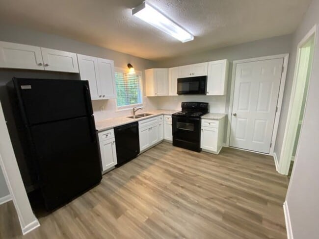 Photo - 3063 Sasanqua Ln SW