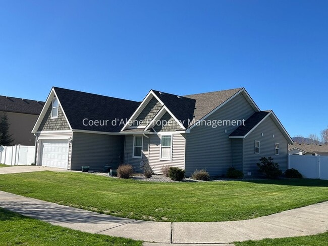 Photo - 3 bed house with Bonus Room in The Landings!