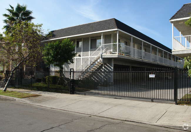 Building Photo - 2311-2315 N Fairview St Rental