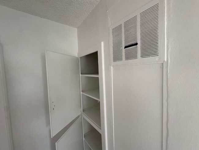 Photo - 2027 Ridgeley Dr Unit 2A