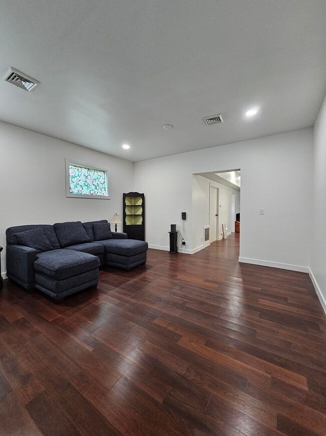 Photo - 629 Locust St