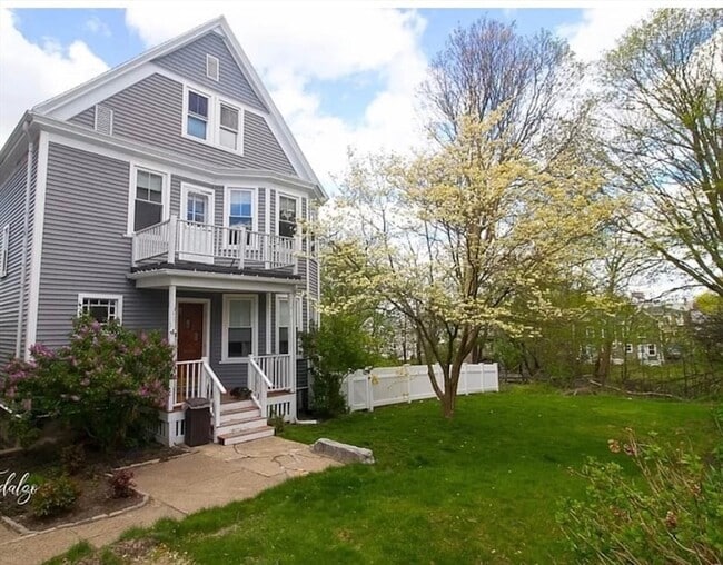 Building Photo - 4 Westville St Unit r