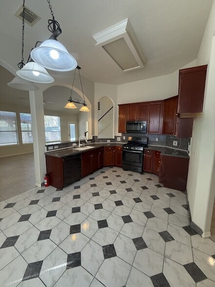5250 Sherilynn Dr