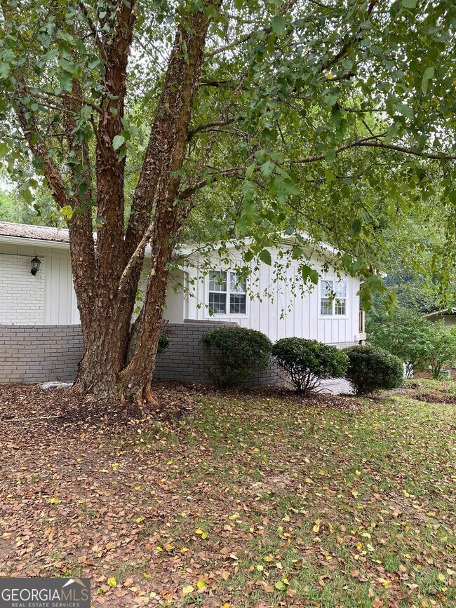 Building Photo - 140 Don Rich Dr Rental