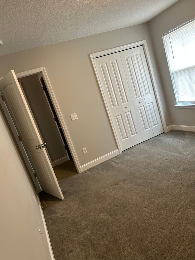 Photo - FOR RENT