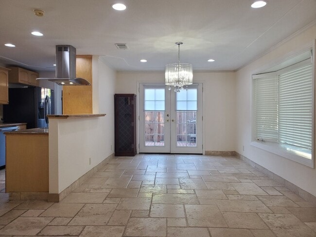 1837 Tioga Way