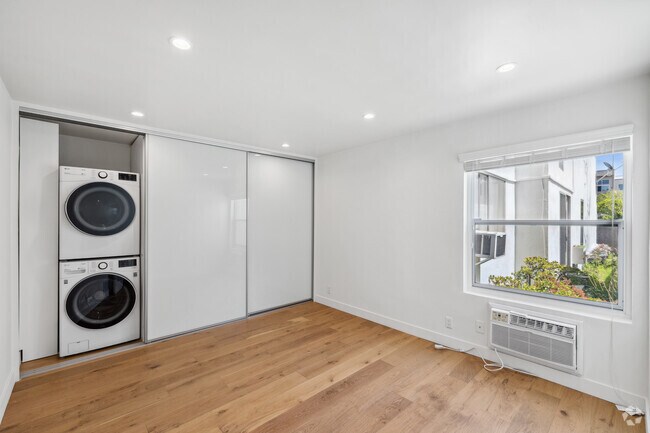 1BR, 1BA - 1,000SF - Bedroom - Sherman Oaks Riviera