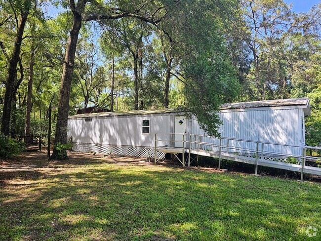 Building Photo - Charming 2 Bed, 2 Bath Mobile Home in a Qu...