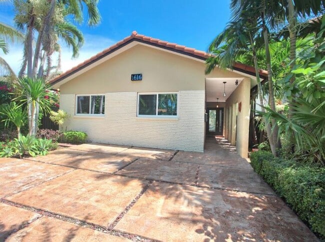 Building Photo - 1616 Adams St