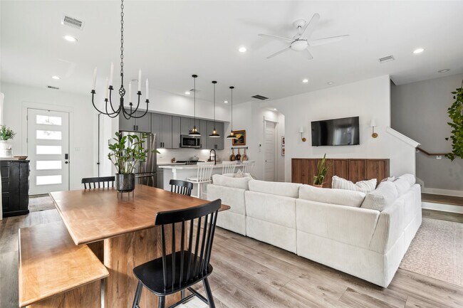 Photo - 5202 Pinemont Creek Ln