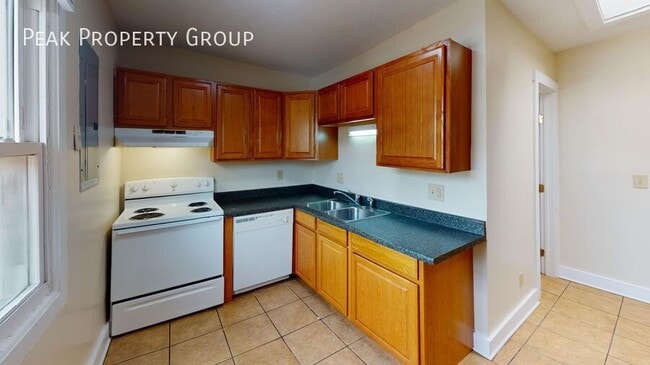 Photo - 1373 Indianola Ave