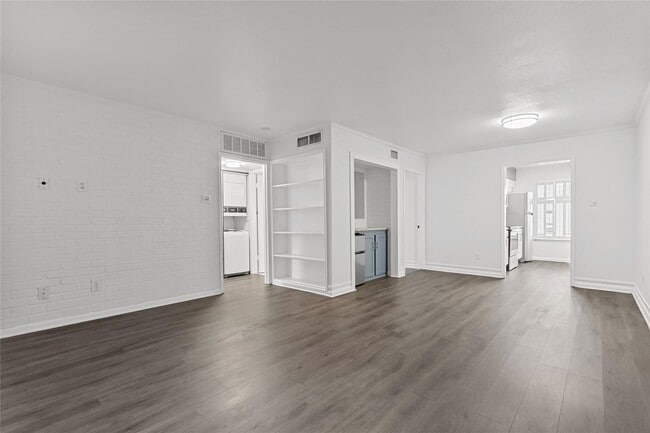 Photo - 2350 Bering Dr Unidad 83