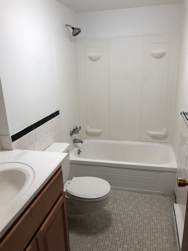 Photo - Evergreen Apartments