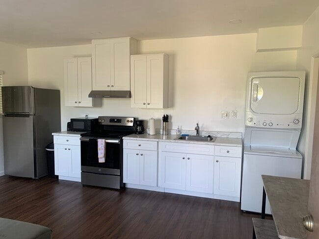 Photo - 172 E 27th St Unit 1