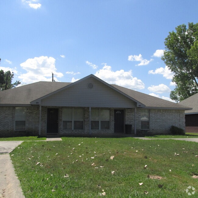 Building Photo - 2660-2662 SE 40th Unit 2660 Rental