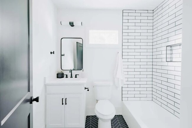 Photo - 2276 Sutton St SE Unit A