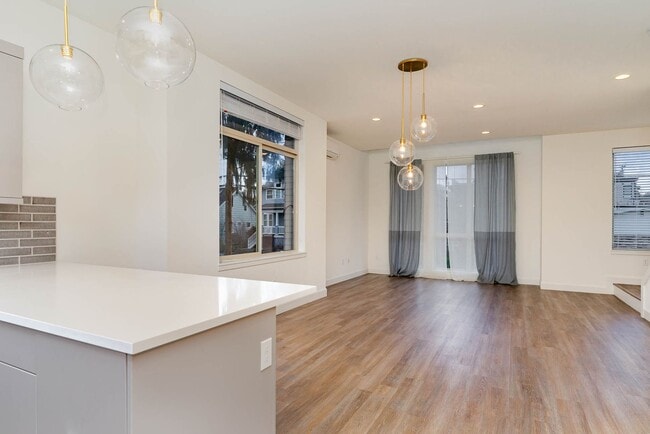 Photo - 3Bd/2.5Ba Seattle Home