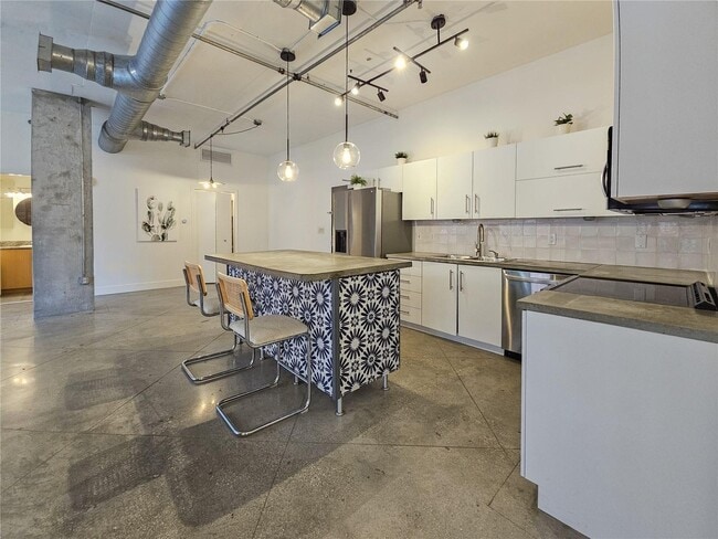 Photo - 444 NE 30th St Unit 604