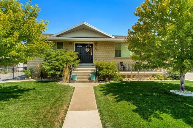 Building Photo - 256 N 300 W