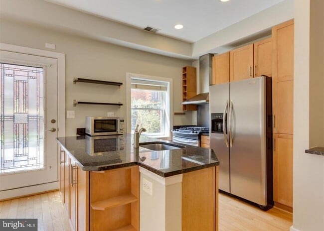 Photo - 500 M St NW Unidad 3