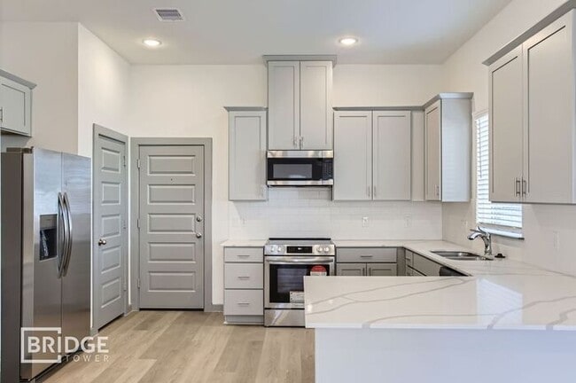 Photo - 33163 Oak Hts Pl