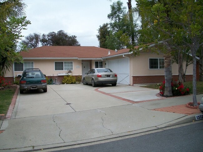 Building Photo - 4bd/2ba House, Close to Sinsheimer Park!