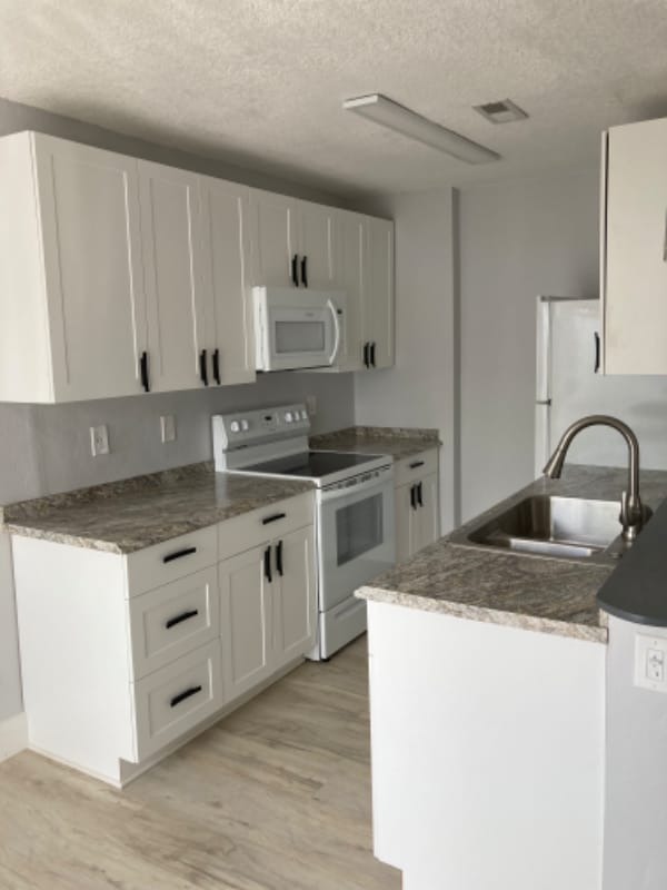 Photo - 8800 Bardmoor Blvd