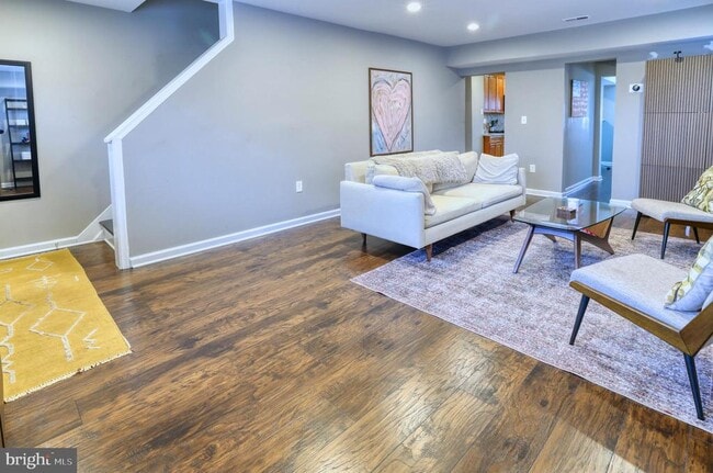 Photo - 4709 Jay St NE