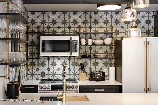 Photo - 35 Upper Woodbridge Rd Unit 2A