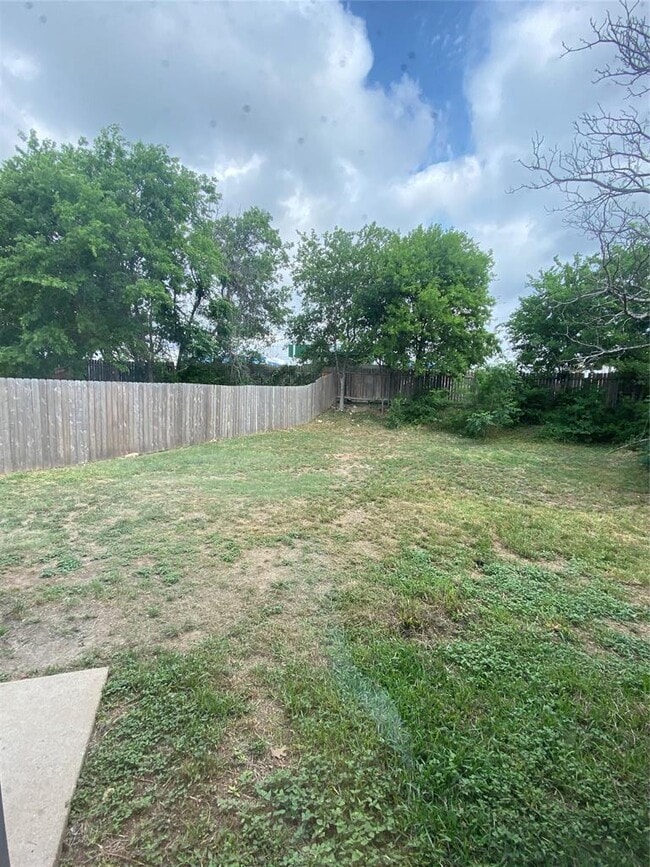 Photo - 903 Quartz Ct