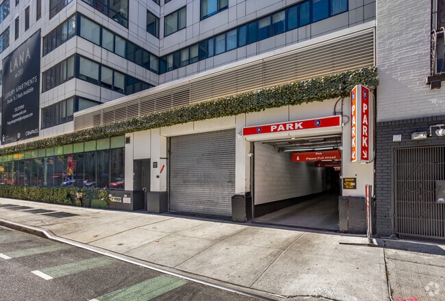 Estacionamiento - LANA