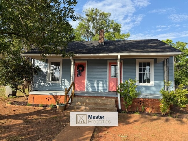 Building Photo - 216 Lester Ave